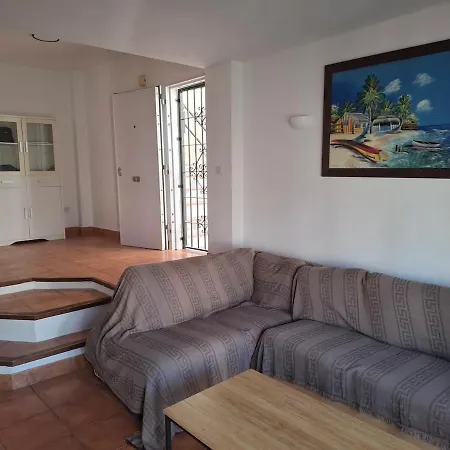 Apartament 2br & Pool & Terrace & Walk To