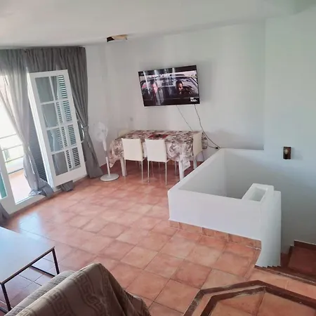 2br & Pool & Terrace & Walk To *