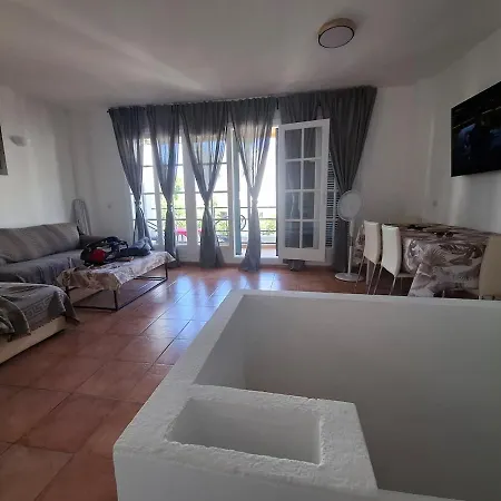 2br & Pool & Terrace & Walk To * Torremolinos
