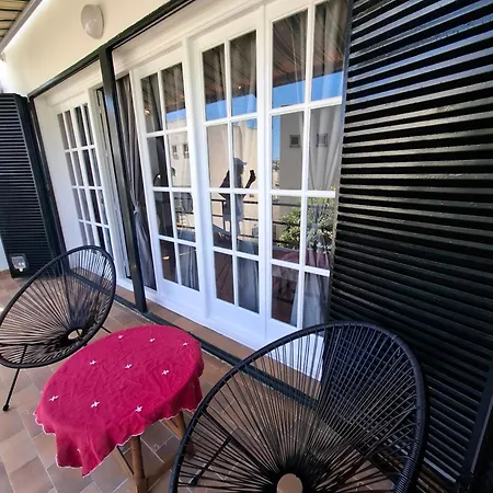 2br & Pool & Terrace & Walk To *