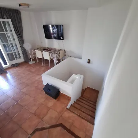 2br & Pool & Terrace & Walk To *