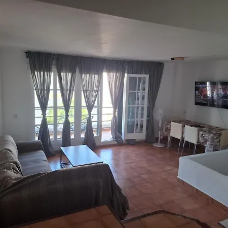Apartament 2br & Pool & Terrace & Walk To *